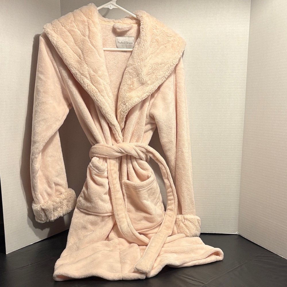 Women's Plush Hooded Robe